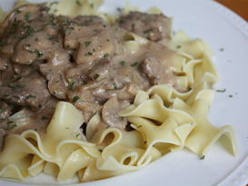 Dukan Beef Stroganoff (Dana Biftekli)